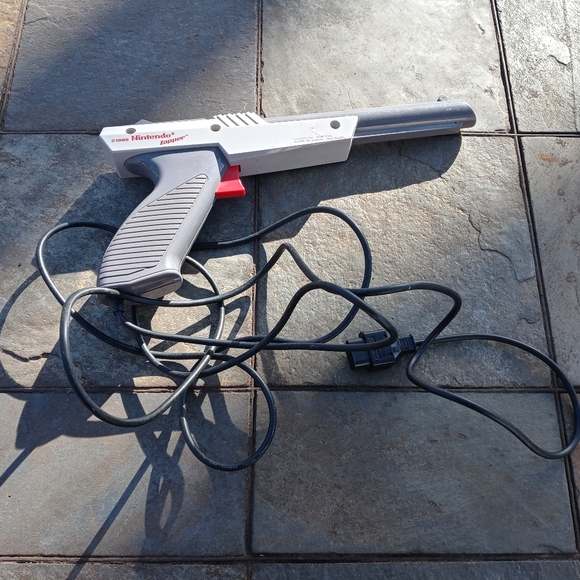 NES GREY original gun - Picture 1 of 3